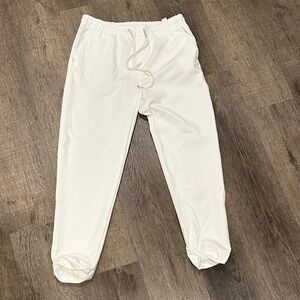 Men’s white pants